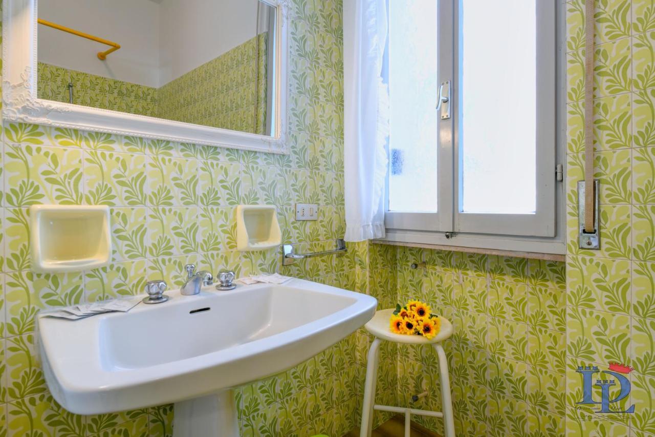 Desenzanoloft Official Partner Marriott Homes & - The Sunflower Front